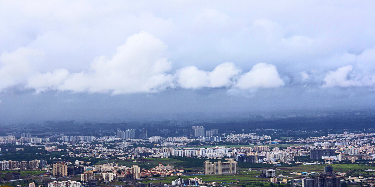 Are there Flats in Pimpri with Green Spaces or Parks Nearby?