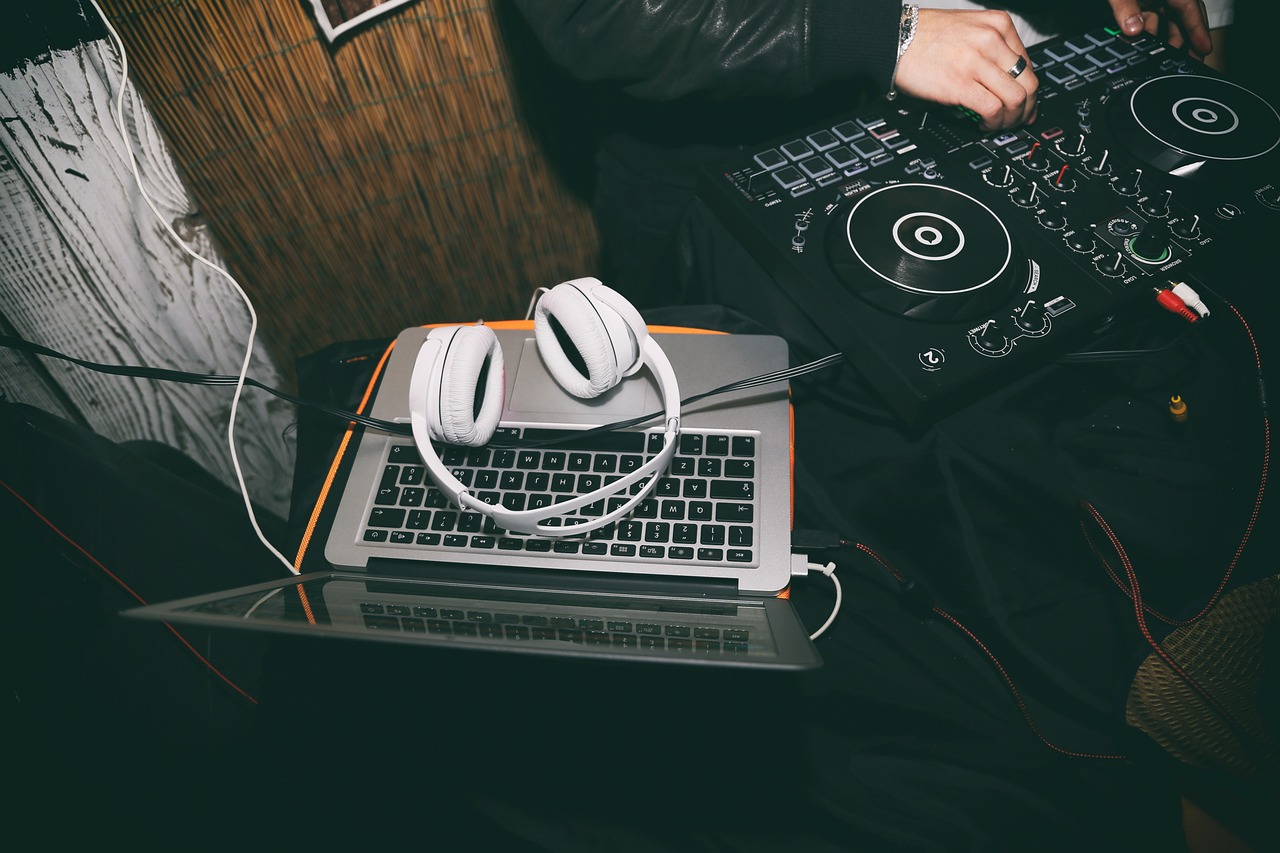 Complete information on how to start DJ Sound Service Business