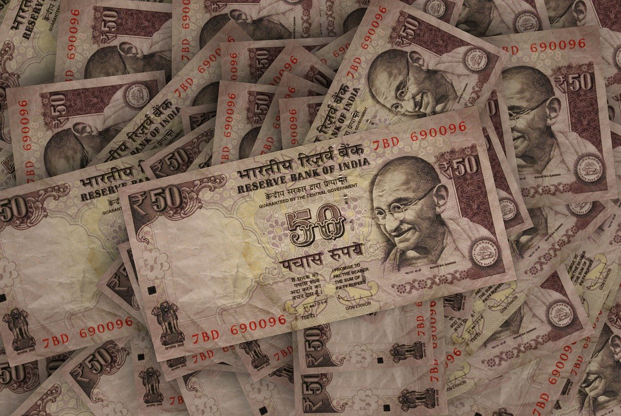 You can earn thousands of rupees by starting these low cost businesses